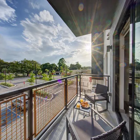 Sejur At Koosh Living Davie Exterior photo